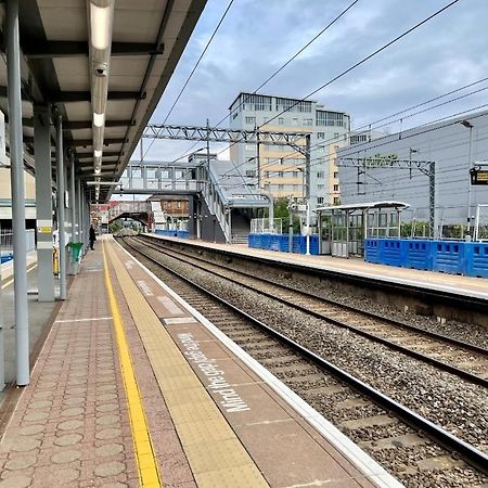 London City Apartment Ealing Εξωτερικό φωτογραφία