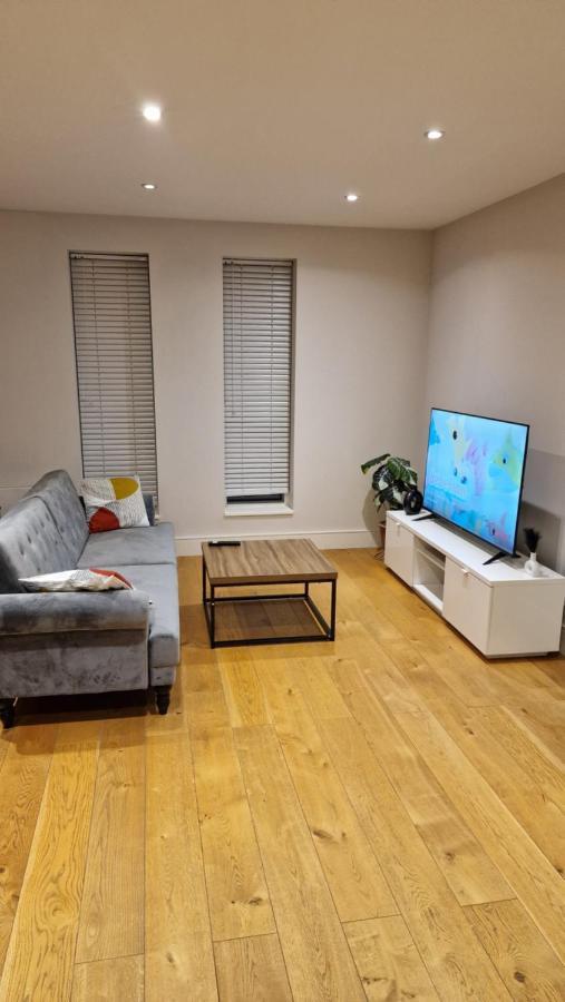 London City Apartment Ealing Εξωτερικό φωτογραφία