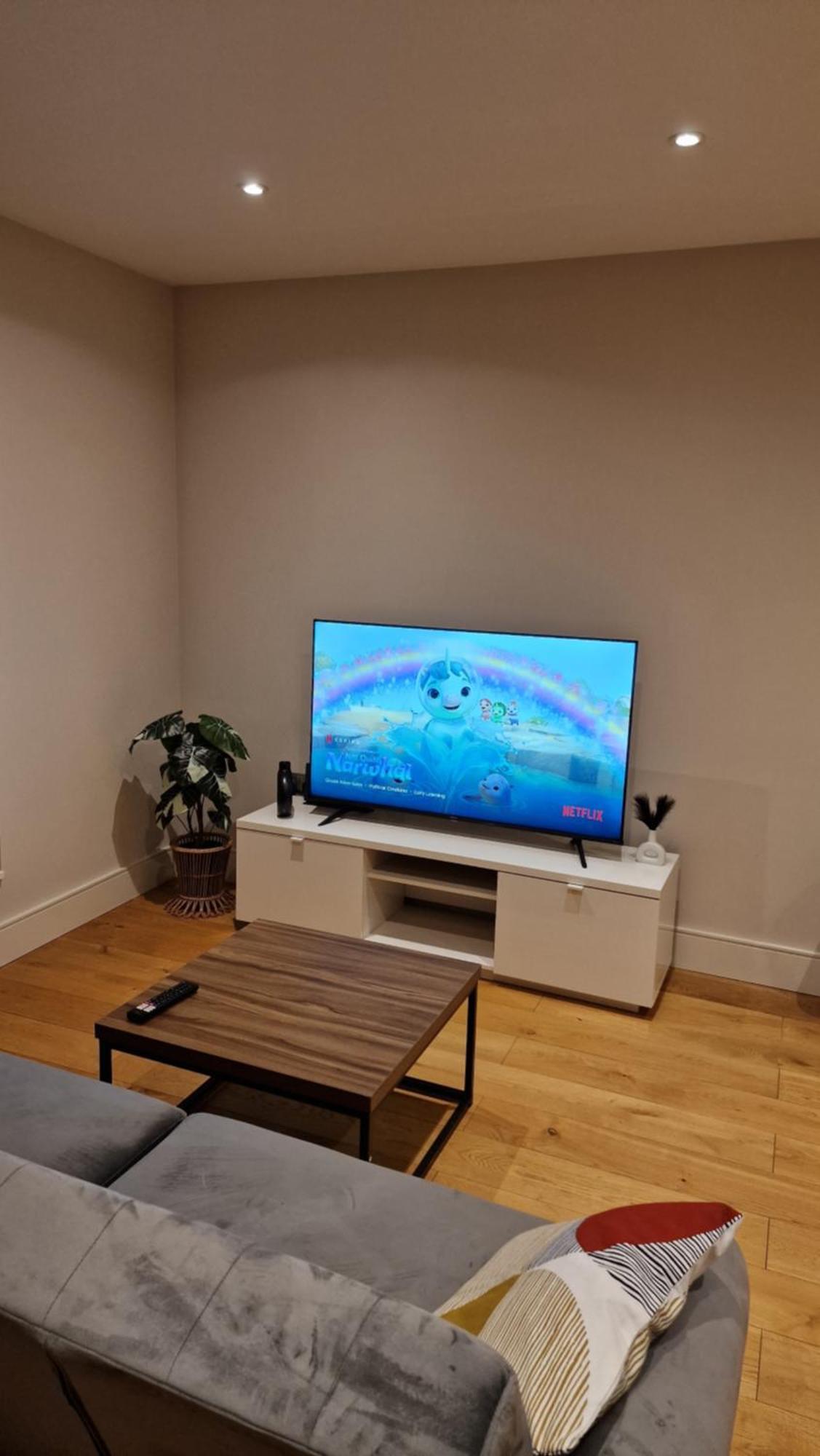 London City Apartment Ealing Εξωτερικό φωτογραφία